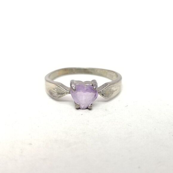 Vintage Sterling Silver Purple Heart Solitaire Ring, Size 6 1/2 Band, Estate - Picture 8 of 9
